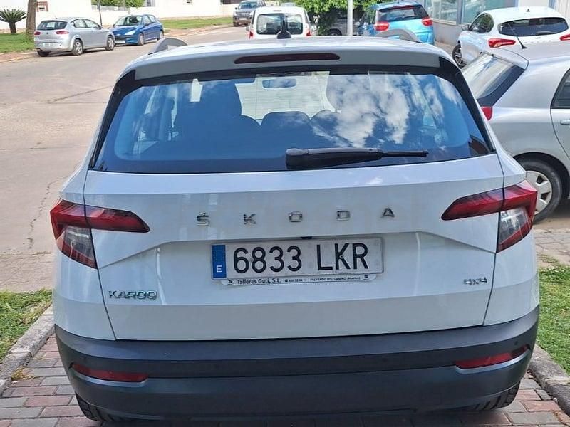 Usado Skoda Karoq Ambition 150 CV (110 kW) 2020 Blanco SUV