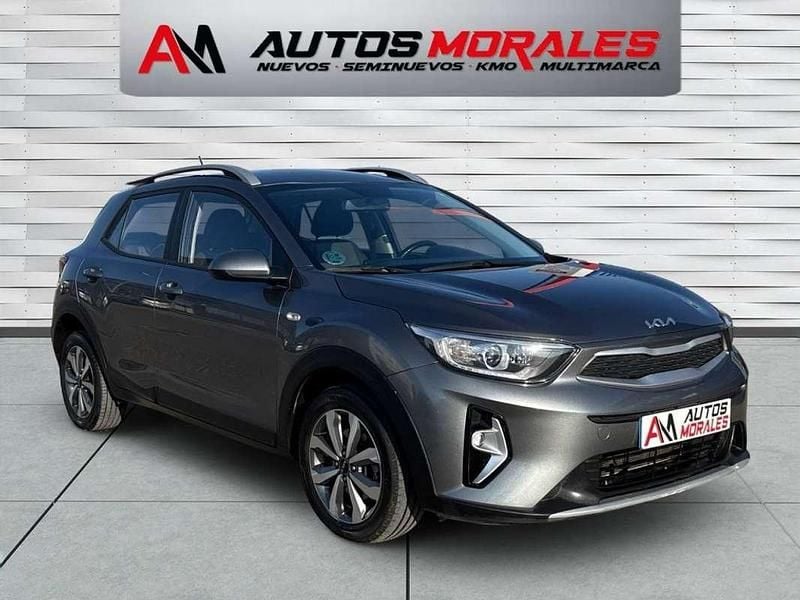 Usado Kia Stonic Plus 101 HP (74 kW) 2023 Cinzento SUV
