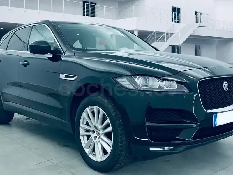 Usado Jaguar F-Pace Prestige 180 CV (132 kW) 2017 Negro SUV