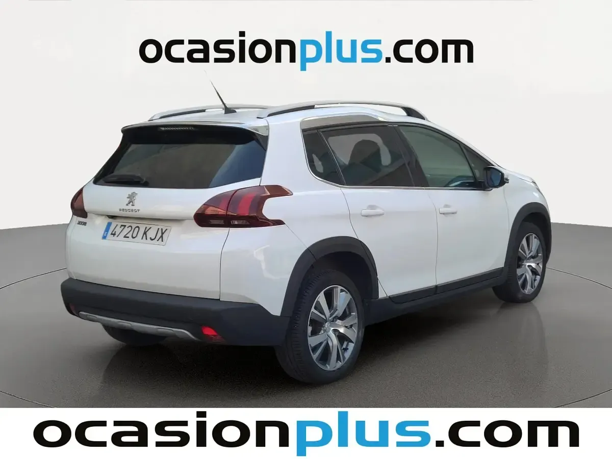 Usado Peugeot 2008 Allure 100 CV (73 kW) 2018 Blanco SUV