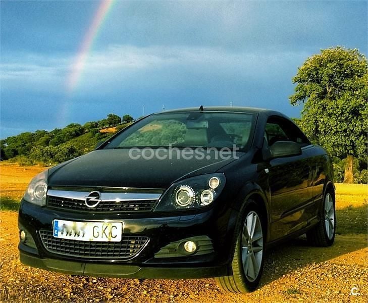 Usado Opel Astra Cabriolet Cosmo 150 CV (110 kW) 2008 Negro Descapotable