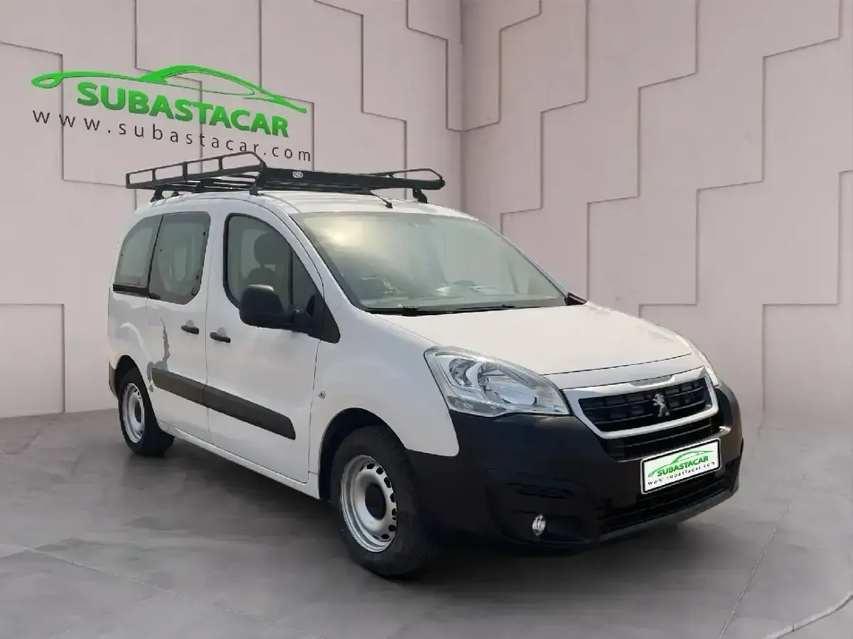 Usado Peugeot Partner Tepee Access 75 CV (55 kW) 2018 Blanco Monovolumen
