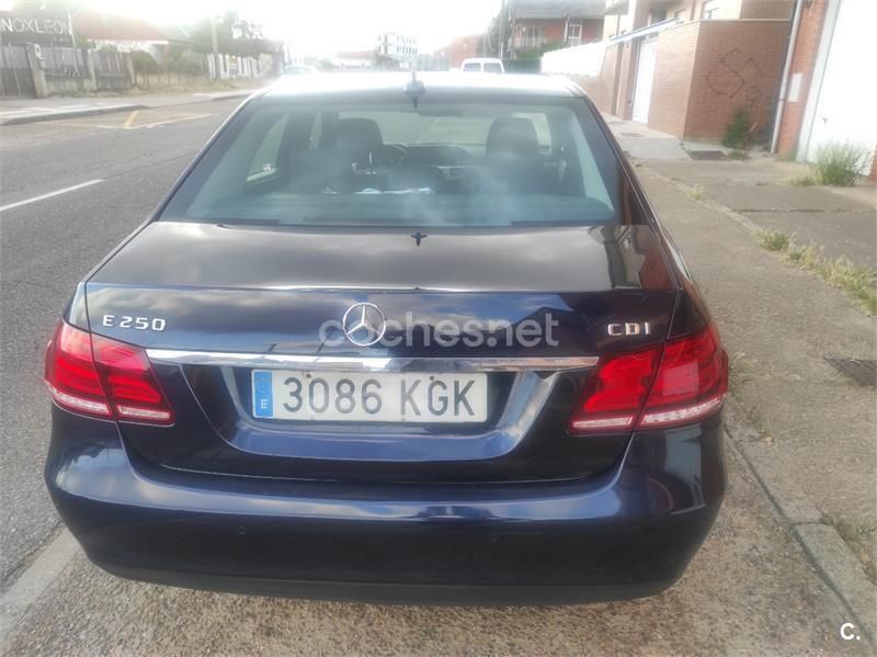 Usado Mercedes E250 Avantgarde 204 CV (150 kW) 2014 Azul Berlina