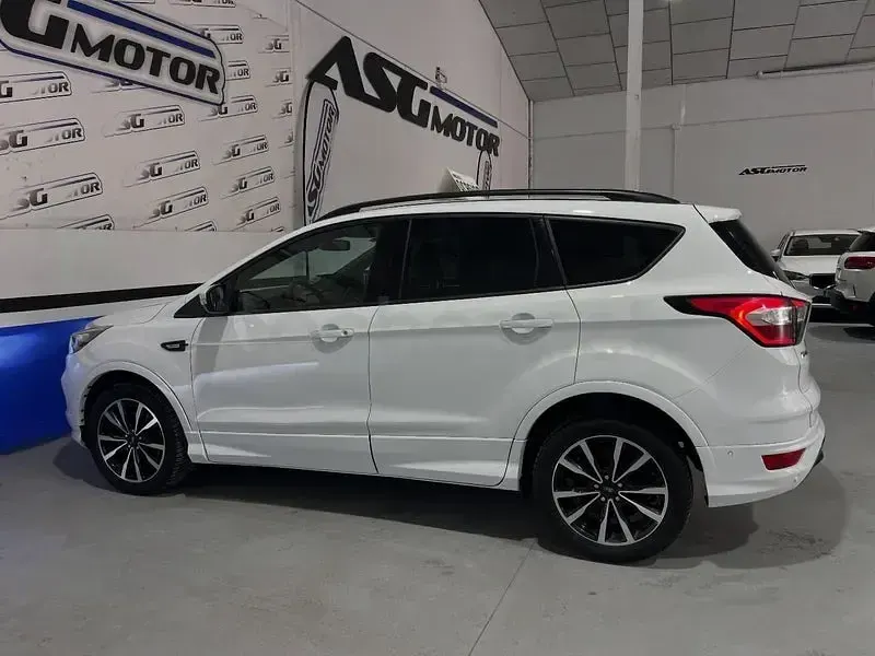 Usado Ford Kuga ST-Line 150 CV (110 kW) 2019 Blanco SUV