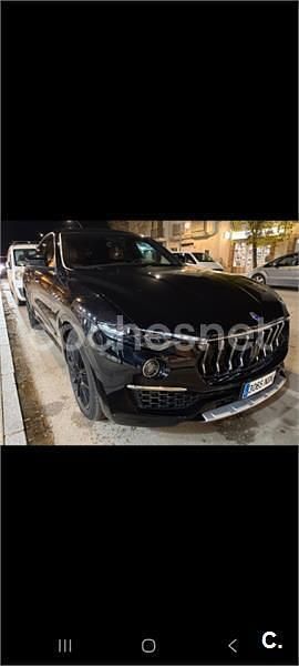 Negro Usado 2021 Maserati Levante GranLusso SUV | 45.900 € (Precio justo) - Imagen 1/4