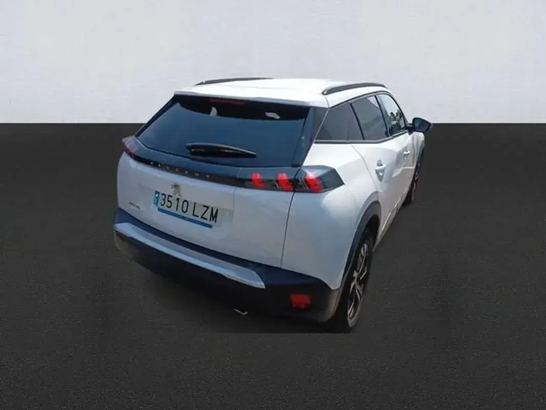 Usado Peugeot 2008 Allure 110 CV (80 kW) 2022 Blanco SUV