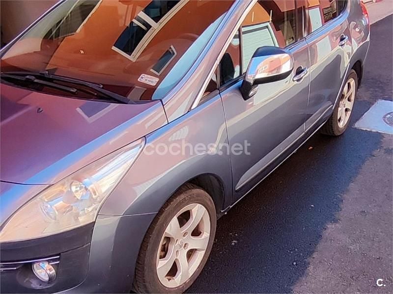 Usado Peugeot 3008 Premium 112 CV (82 kW) 2011 Gris / plata Berlina