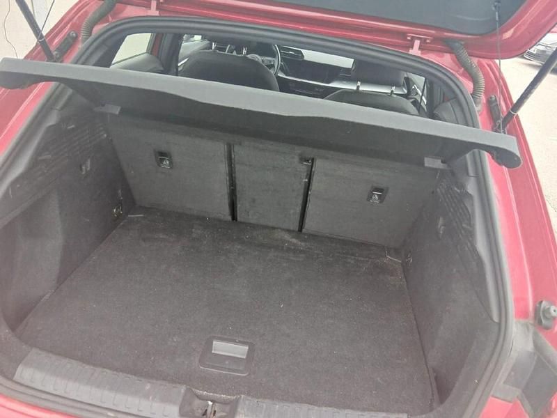 Usado Audi A3 Advanced Plus 150 CV (110 kW) 2023 Rojo