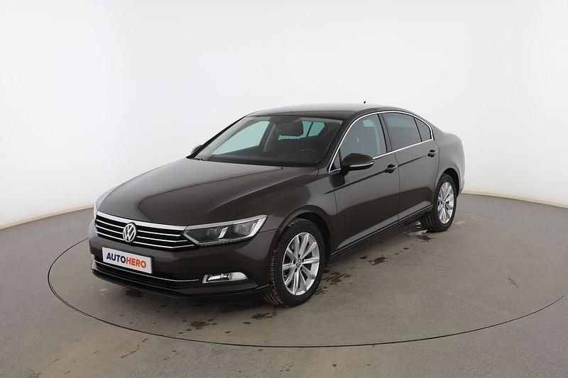 Usado VW Passat Advance 150 CV (110 kW) 2017 Gris Berlina