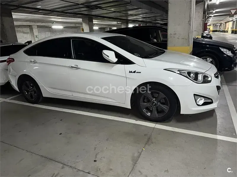 Usado Hyundai i40 136 CV (100 kW) 2013 Blanco Berlina