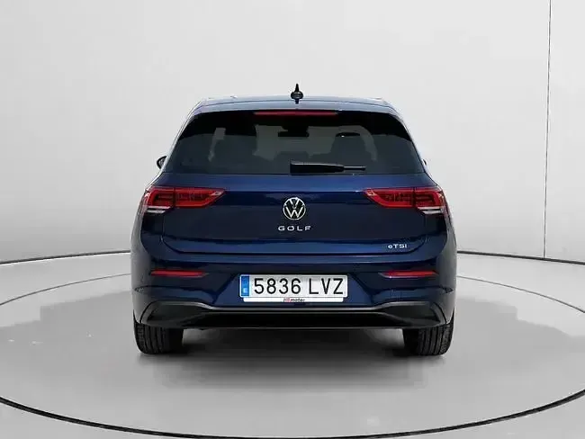 Usado VW Golf VIII Life 110 CV (80 kW) 2022 Azul