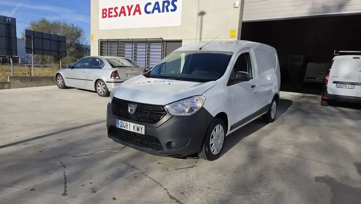 Usado Dacia Dokker Essentiel 102 CV (75 kW) 2018 Blanco Monovolumen
