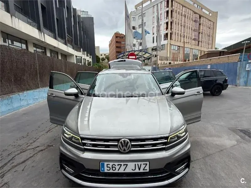 Usado VW Tiguan Sportline 190 CV (139 kW) 2017 Gris / plata SUV