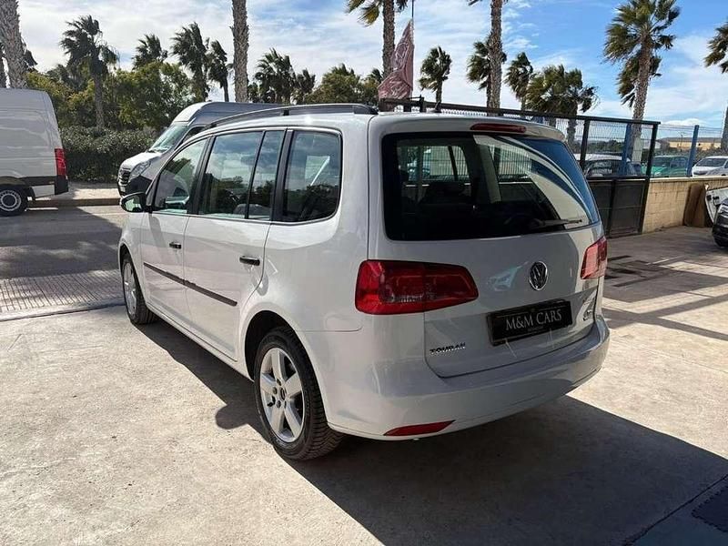 Usado VW Touran Advance 105 CV (77 kW) 2013 Blanco Monovolumen