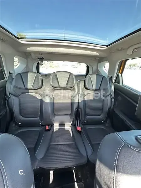 Usado Renault Scénic III Zen 150 CV (110 kW) 2017 Naranja Monovolumen