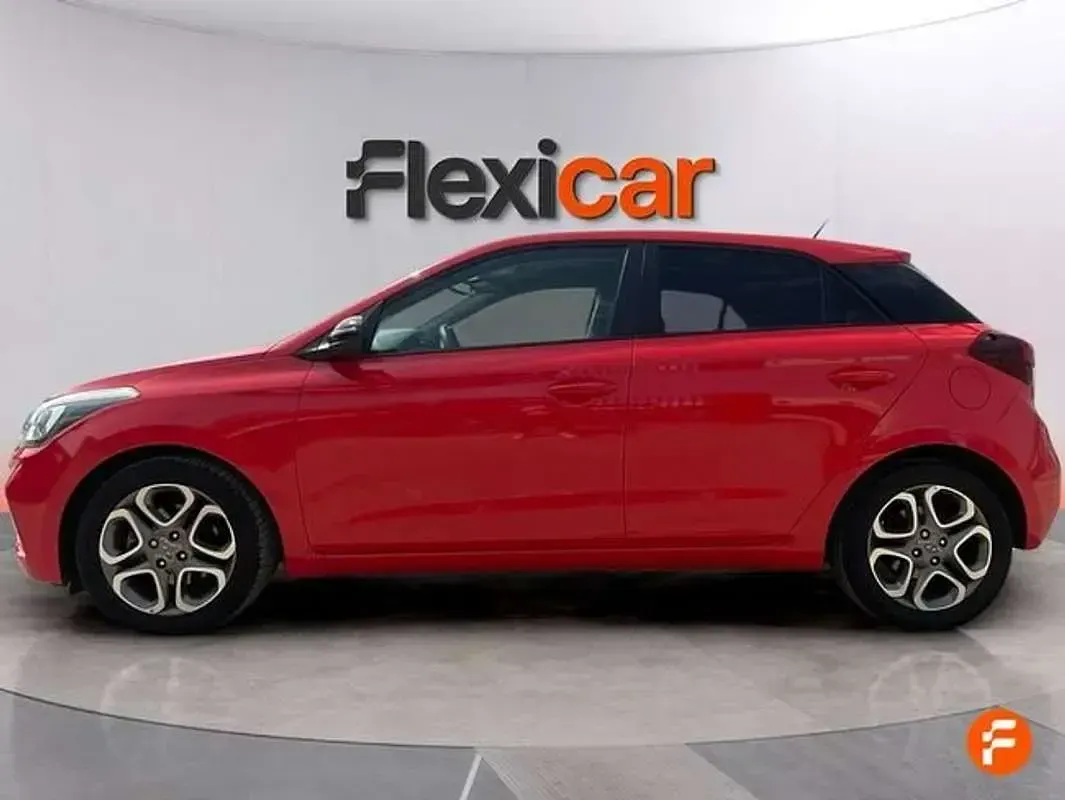 Usado Hyundai i20 101 CV (74 kW) 2020 Rojo Utilitario