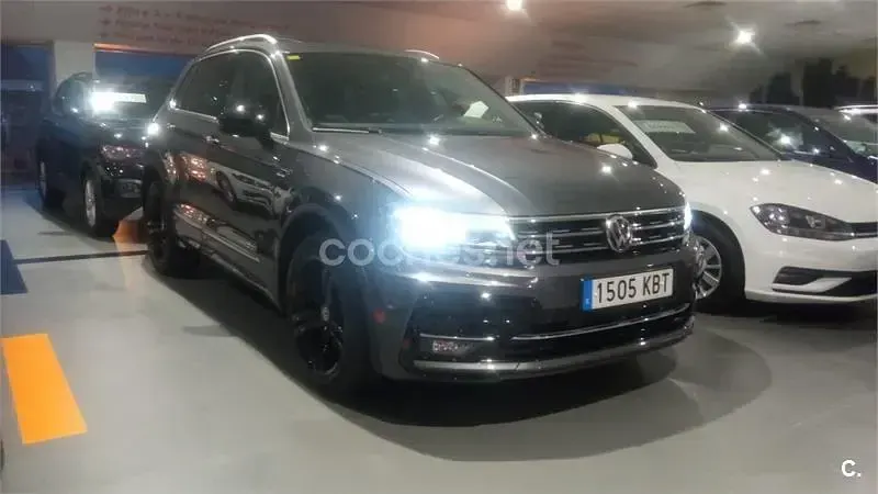 Usado VW Tiguan Sportline 190 CV (139 kW) 2017 Gris / plata SUV
