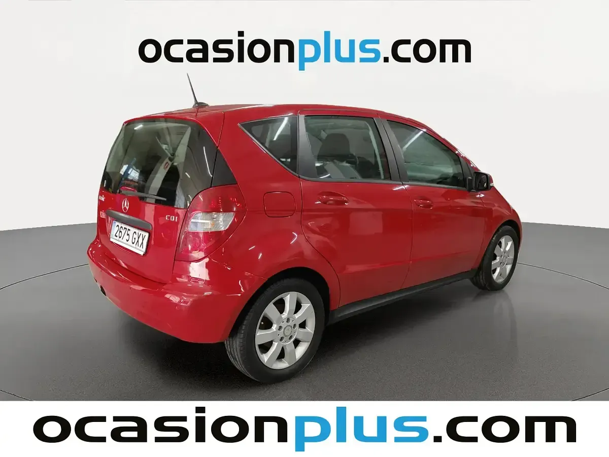 Usado Mercedes A180 109 CV (80 kW) 2010 Rojo Utilitario