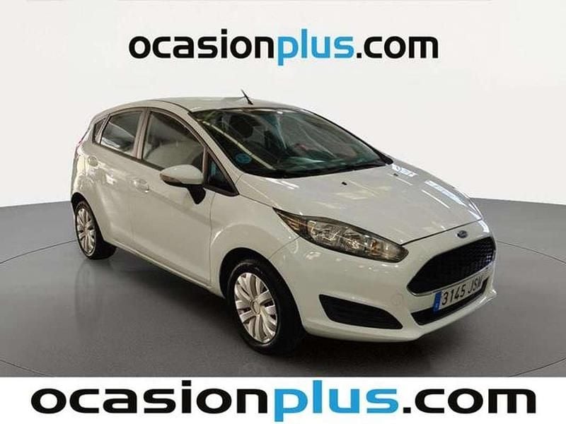 Usado Ford Fiesta Trend 75 CV (55 kW) 2016 Blanco Utilitario