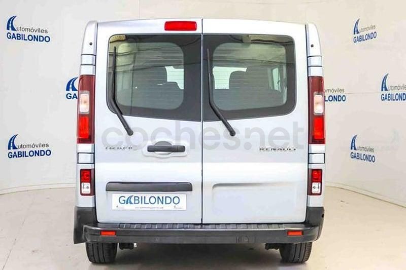 Usado Renault Trafic Equilibre 150 CV (110 kW) 2024 Gris / plata Monovolumen