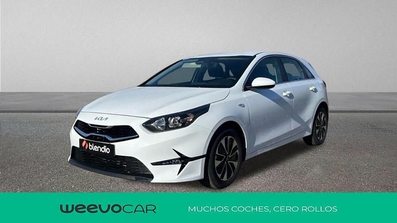 Blanco Usado 2024 Kia Ceed Utilitario | 22.800 € (Caro) - Imagen 1/4