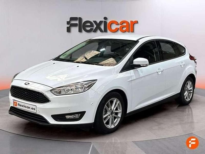 Usado Ford Focus Trend+ 125 CV (91 kW) 2018 Blanco Familiar