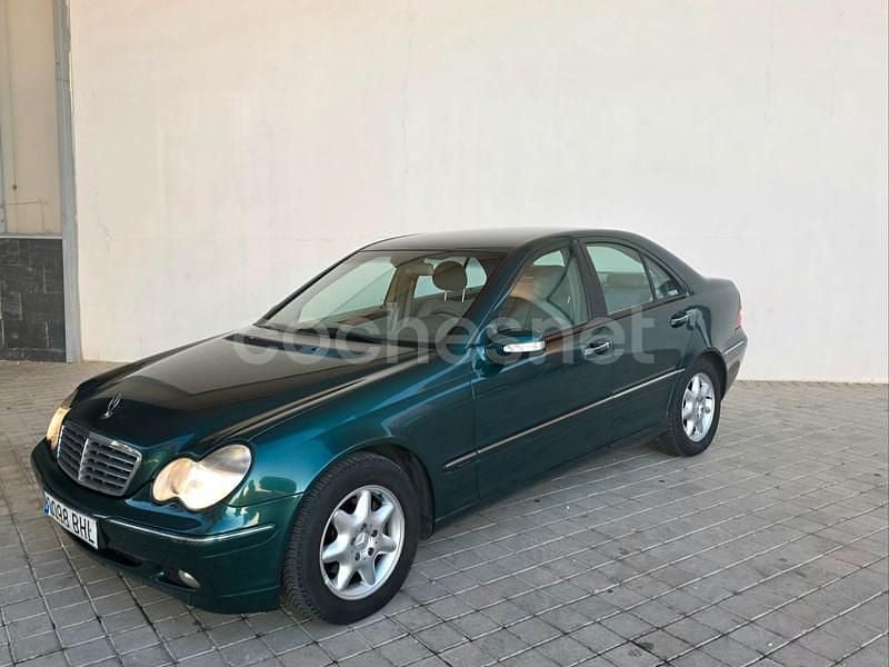 Verde Usado 2001 Mercedes C180 Elegance Berlina | 2899 € (Buen precio) - Imagen 1/4