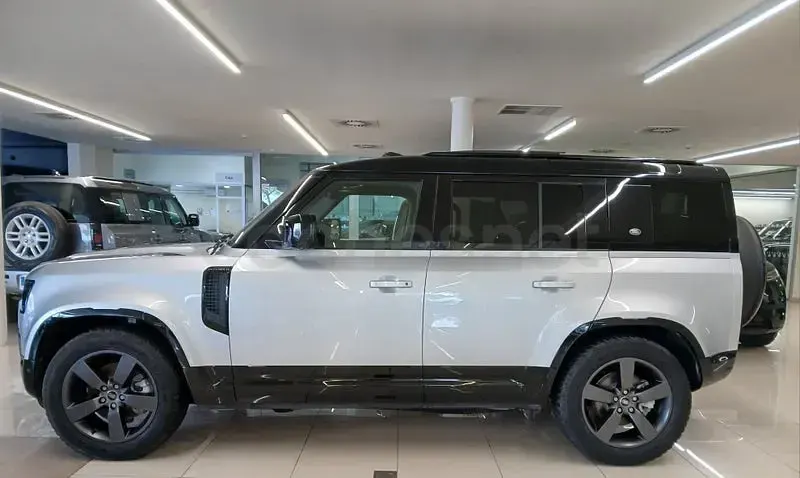 Occasion Land Rover Defender SE 249 PK (183 kW) 2023 Grijs SUV