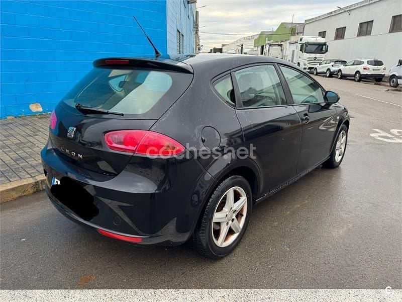 Usado Seat Leon Style 125 CV (91 kW) 2010 Negro Utilitario