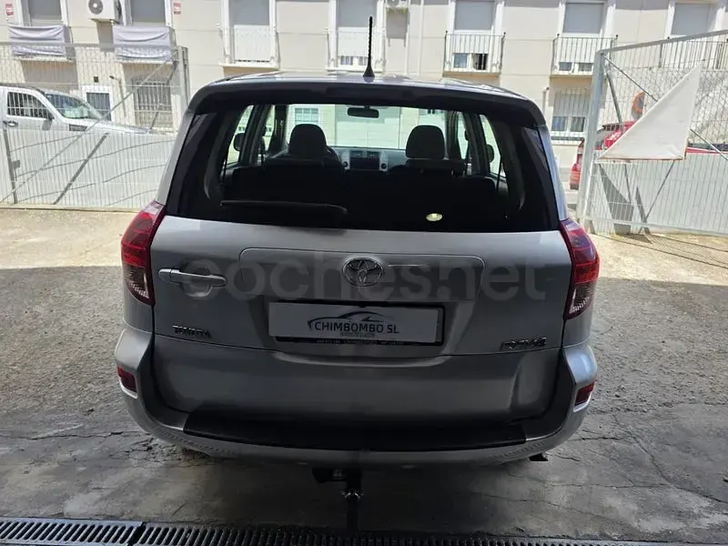 Usado Toyota RAV4 Sol 136 CV (100 kW) 2008 Gris / plata SUV