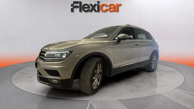 Usado VW Tiguan Sportline 150 CV (110 kW) 2020 Gris SUV