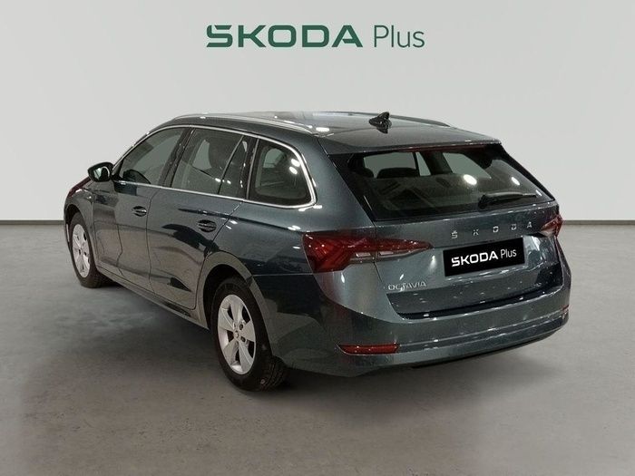 Gris Usado 2020 Skoda Octavia Ambition Familiar | 17.990 € (Precio justo) - Imagen 1/4
