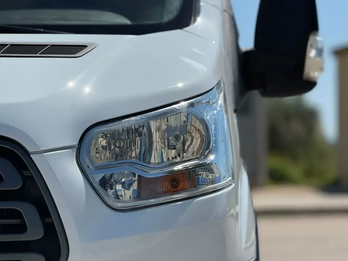 Usado Ford Transit Trend 130 CV (95 kW) 2018 Blanco Van