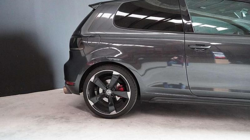 Usado VW Golf VI GTI 211 CV (155 kW) 2009 Gris Utilitario