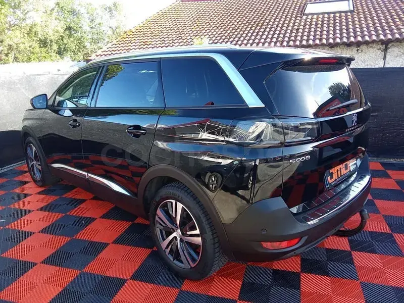 Usado Peugeot 5008 Allure 130 CV (95 kW) 2021 Negro SUV