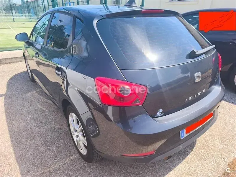 Usado Seat Ibiza Stylance 105 CV (77 kW) 2008 Gris / plata Berlina
