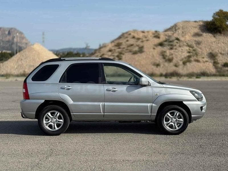 Usado Kia Sportage 140 CV (102 kW) 2008 Gris / plata SUV