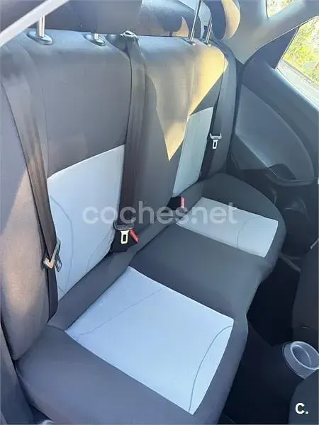 Usado Seat Ibiza I-Tech 70 CV (51 kW) 2014 Rojo Berlina