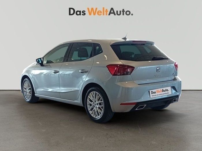 Gris plata Usado 2024 Seat Ibiza FR Berlina | 18.900 € (Precio justo) - Imagen 1/4