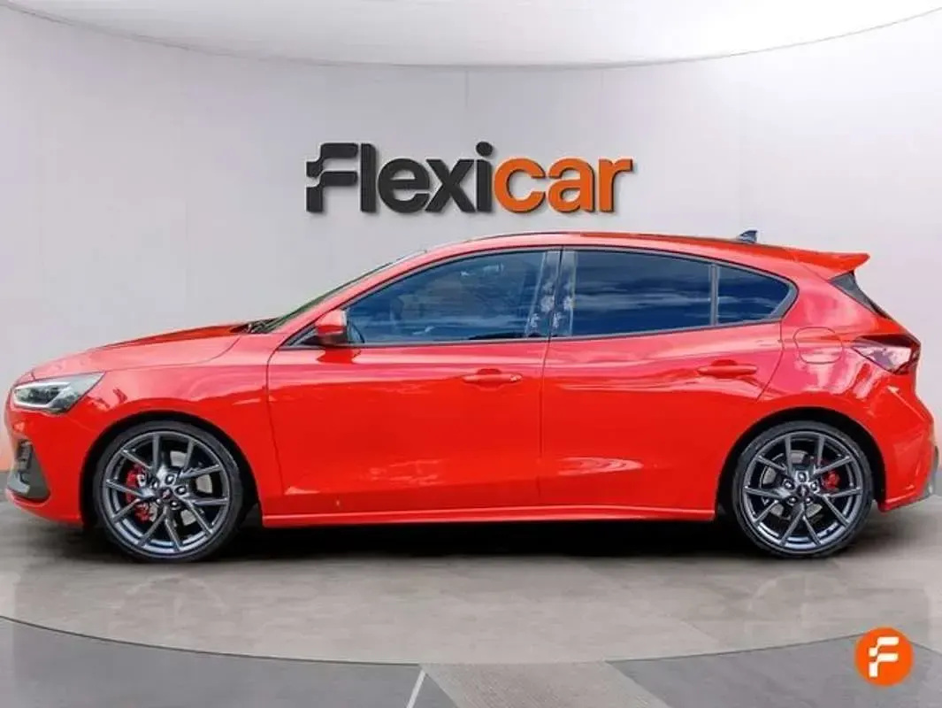 Usado Ford Focus ST 280 CV (205 kW) 2024 Rojo Utilitario