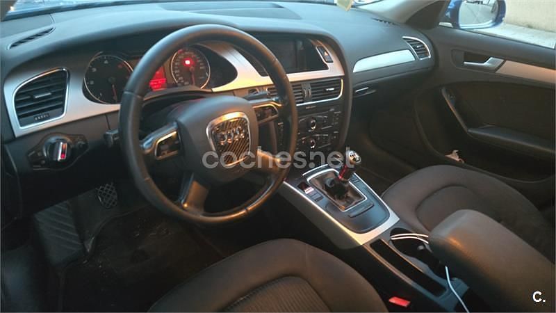 Usado Audi A4 136 CV (100 kW) 2009 Azul Berlina
