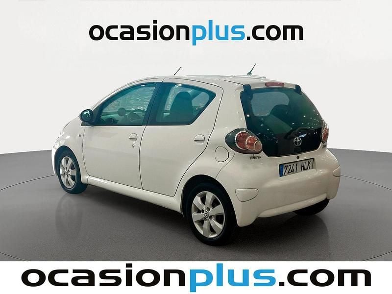 Usado Toyota Aygo Live 68 CV (50 kW) 2012 Blanco Utilitario