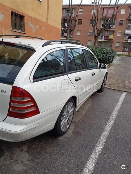 Usado Mercedes C220 Classic 150 CV (110 kW) 2007 Blanco Familiar