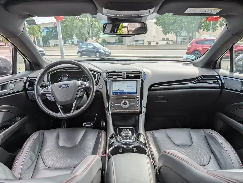 Usado Ford Mondeo ST-Line 191 CV (140 kW) 2021 Gris