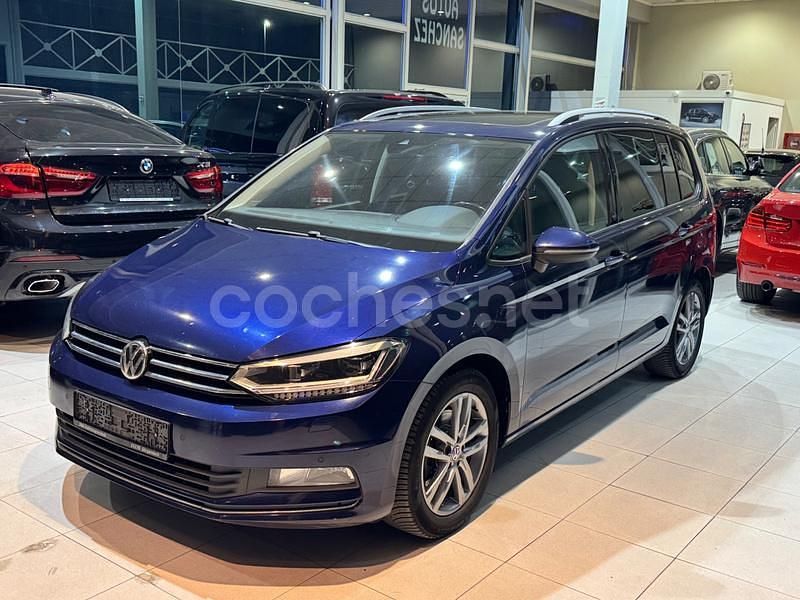 Azul Usado 2017 VW Touran Advance Monovolumen | 16.900 € (Un poco caro) - Imagen 1/4