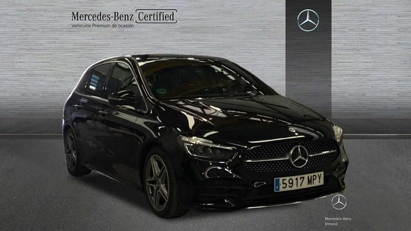 Usado Mercedes B180 116 CV (85 kW) 2024 Negro Monovolumen