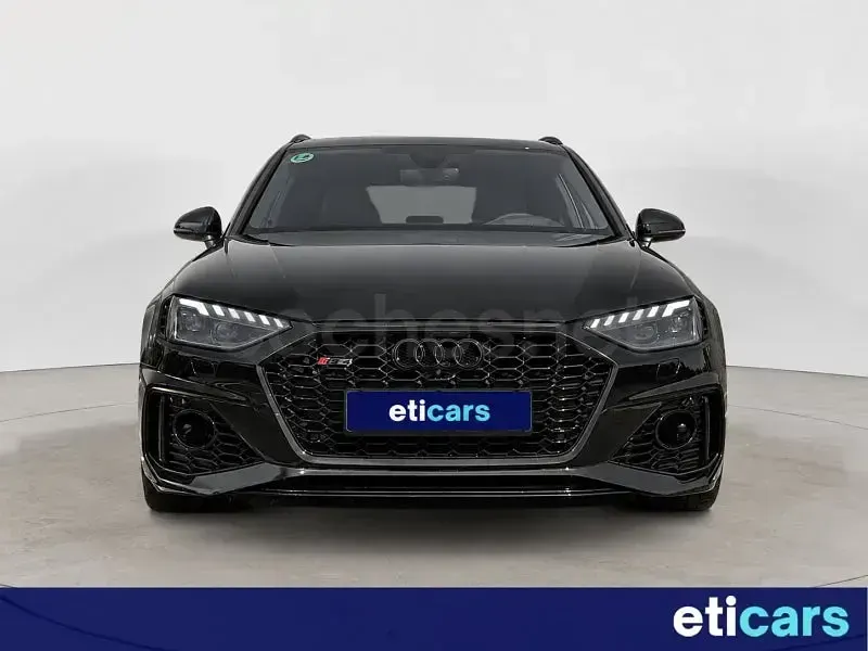 Usado Audi RS4 450 CV (330 kW) 2023 Negro Familiar