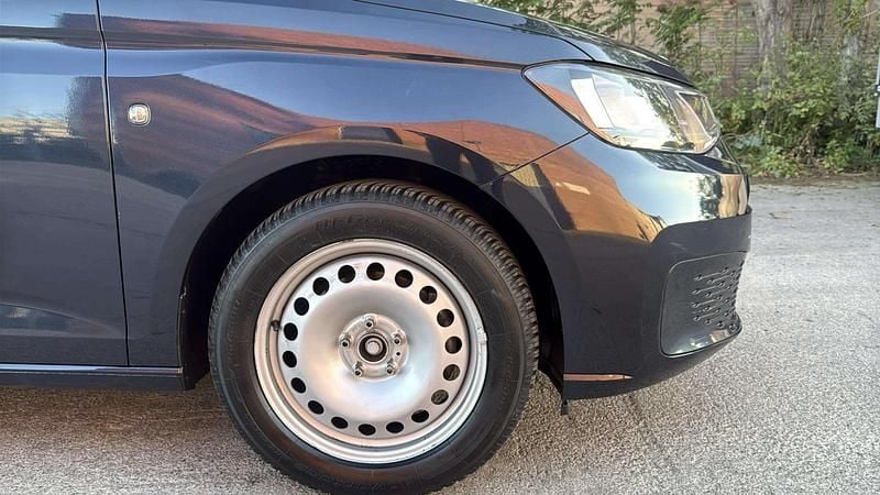 Usado VW Caddy Beach 102 CV (75 kW) 2021 Azul Monovolumen
