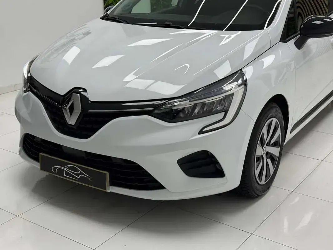 Usado Renault Clio V Equilibre 101 CV (74 kW) 2023 Blanco Utilitario