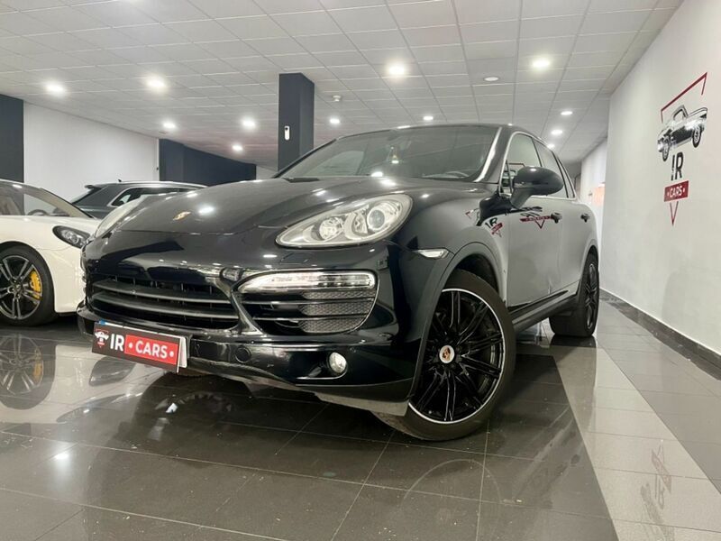 Negro Usado 2015 Porsche Cayenne Basis SUV | 26.999 € - Imagen 1/4